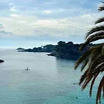 Terrasse Avec Superbe Vue & Pieds Dans L'eau Bandol